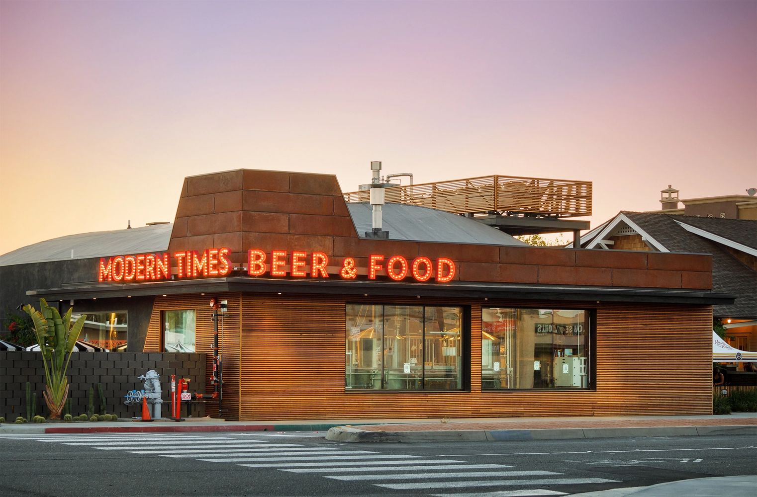 Modern Times Leisuretown exterior