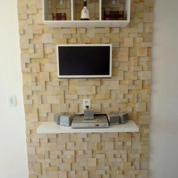 Painel de TV Pedra Arenito Amarelo Ilha de Comandatuba