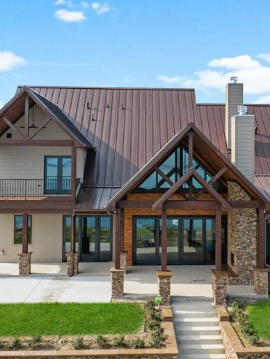 Where luxury meets Texas waterfront custom house on Richland Chambers Lake