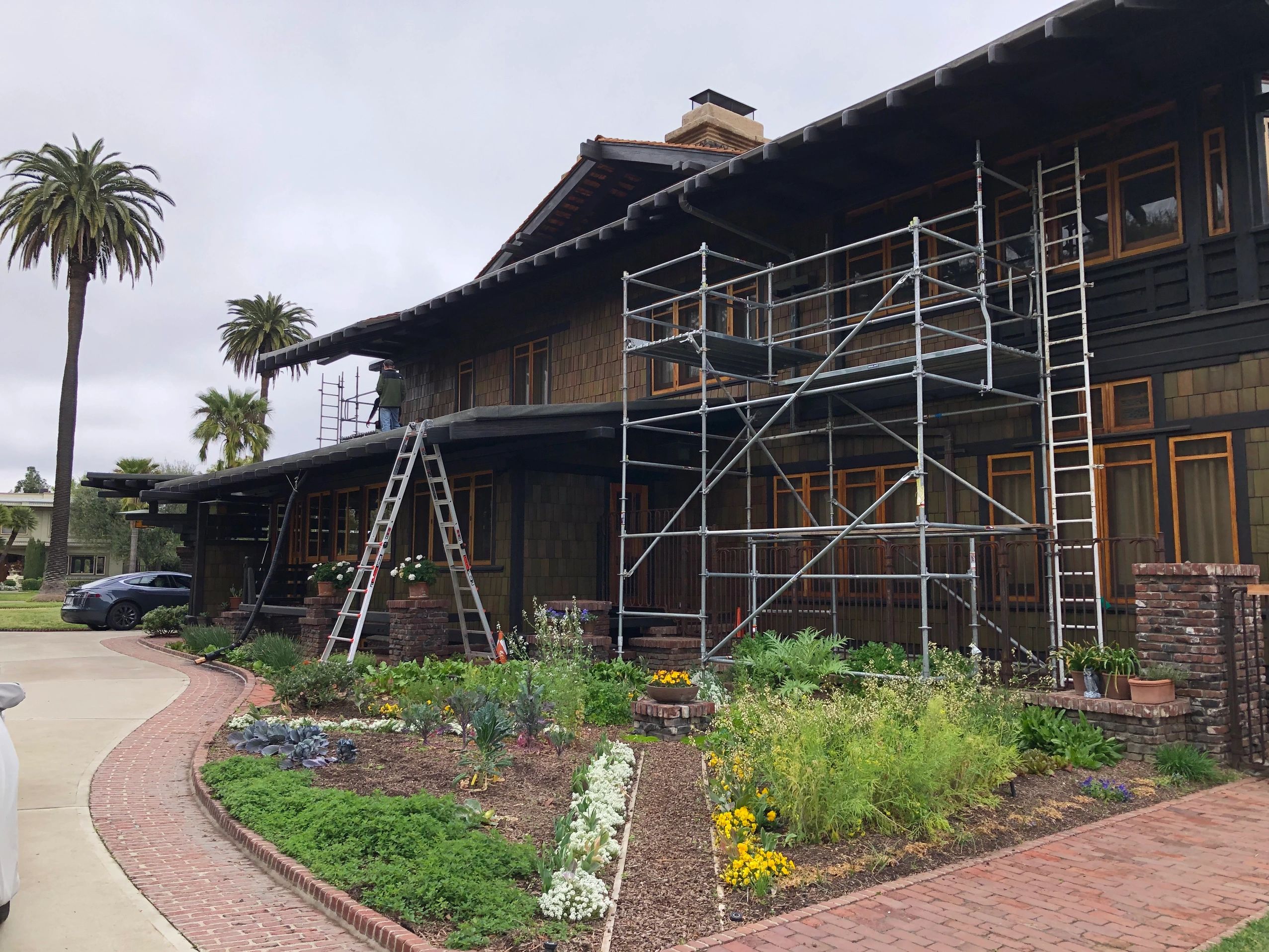A home in Arcadia, CA having new rain gutters installed