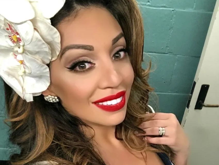 Founder & CEO Ali Reeder. Embrace the New You, leadership, overcoming adversity, transformation.