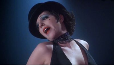 Liza Minnelli - ShowTunes.net streaming show tune video shows streamed direct to your bar or venue