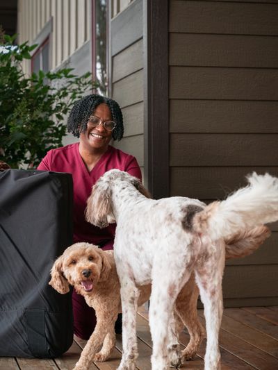 Nicole James arriving at a client’s home in Bozeman for in-home mobile massage therapy.