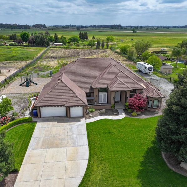 Front of home drone shot 