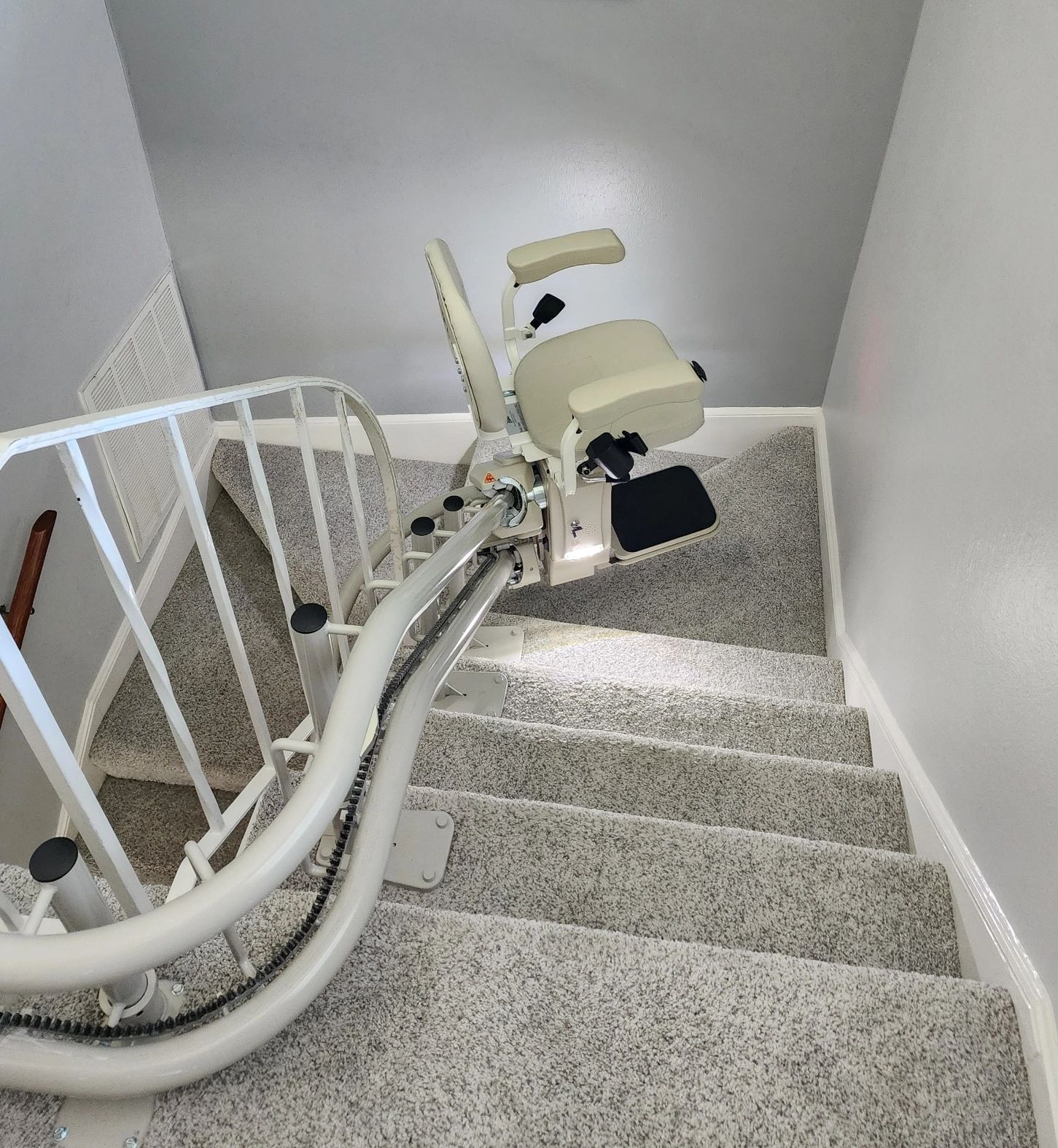 The Pilot Navigator E604 Curved Stairlift