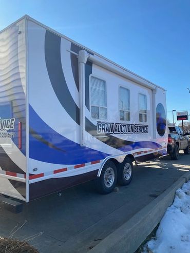 Gran Auction Service sign-in trailer