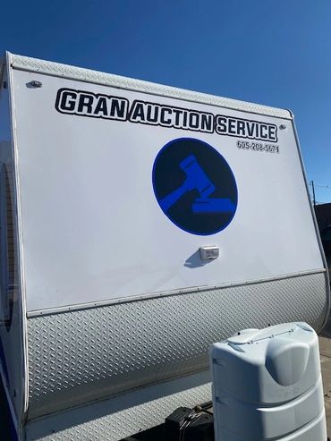 Gran Auction Service trailer