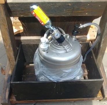 All Custom Beer Chairs include: 
2.5 Gallon Keg
Beer Tap
CO2
Regulator 
Built in 20"x12" ice cubby