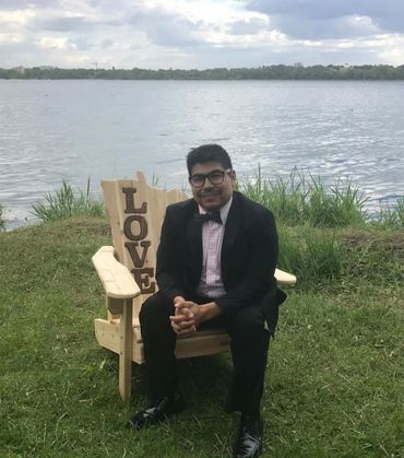 $550 - MN LOVE Lake Chair