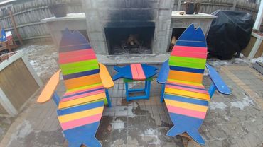 $2500 - 5pc Neon Fish Chair Set
includes: 
Fishy Table  (21.5" x 18" x 18")
2 - Tail foot stools (16