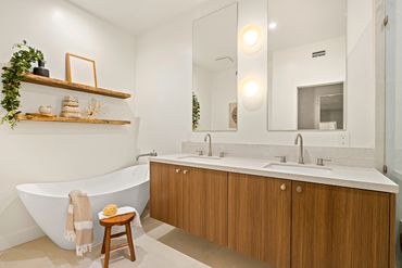 bathroom, soaking tub, warm, cozy, interior, los angeles, design, skill, residential