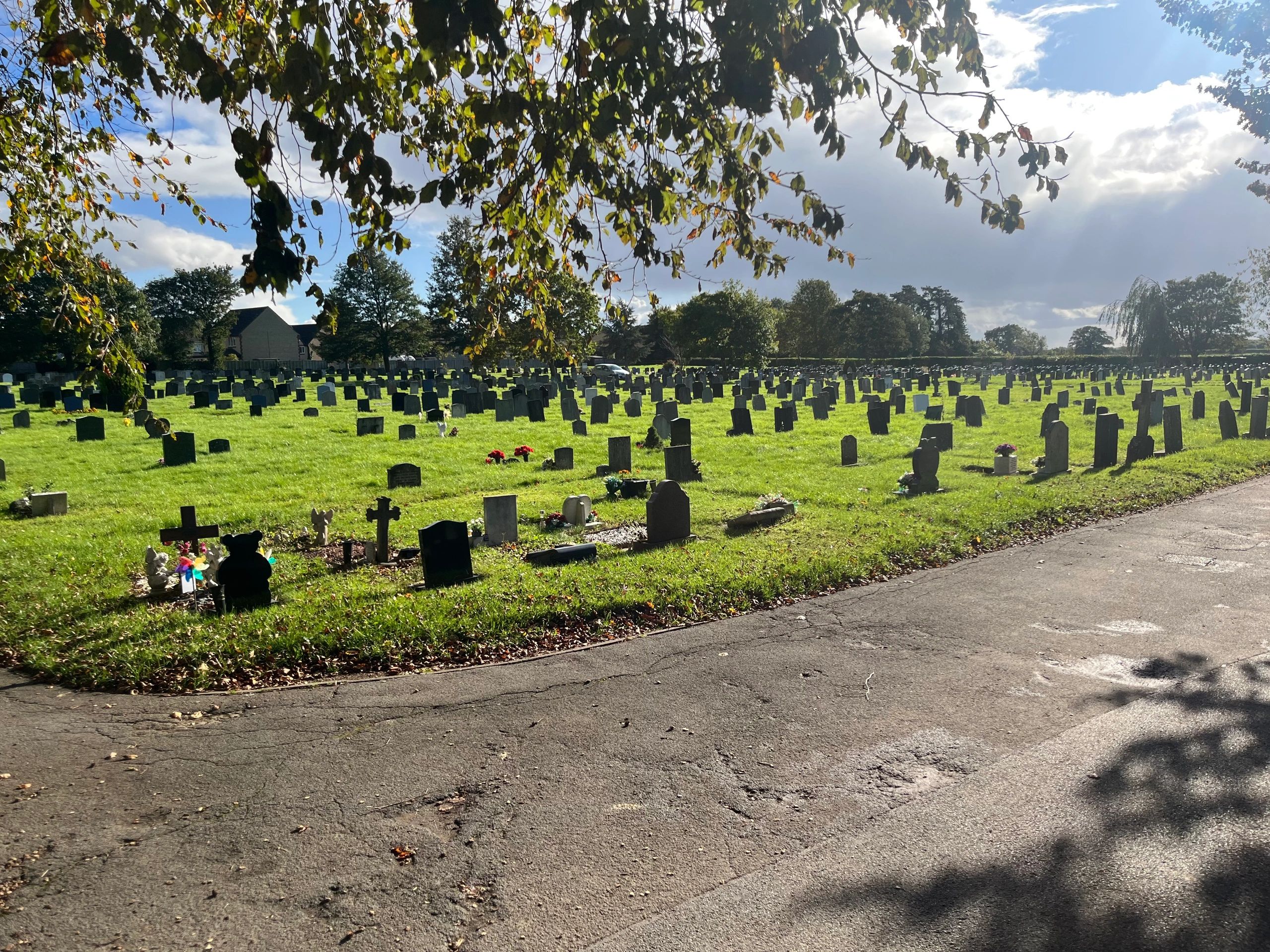 Chesterton Cemetery, Cirencester Cemetery 