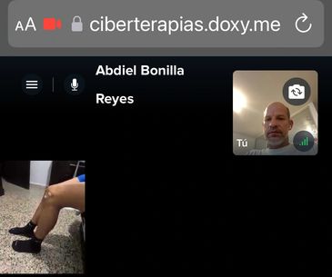 Captura de pantalla de ejercicios terapeuticos a traves de la ciberterapia utilizando doxy.me.