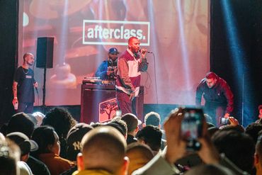 Afterclass
📸 BY CHARLIE EFEX