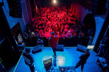 Afterclass
📸 BY CHARLIE EFEX