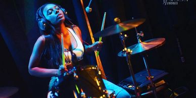 Robzie Trulove drummer. Live Music. Robzie at The Pie Shop DC. Session drummer.