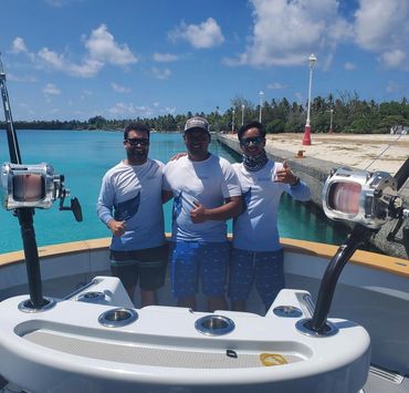 SeaWolf crew in Fakarava