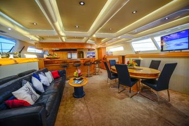 Tahiti sport fishing charter boat ultimate lady Saloon