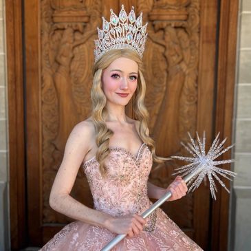 Glinda character in Wentzville, MO