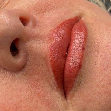Semi permanent lip blush tattoo created by Niomi May PMU and beauty