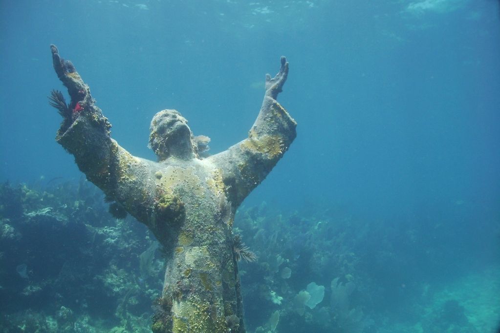 Christ Statue Side
Dry Rocks