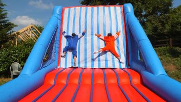 Şirket Piknik ve Etkinliklerinde Şişme Zıpla Yapış Kiralama Hizmetleri, Şişme Oyun Alanları.