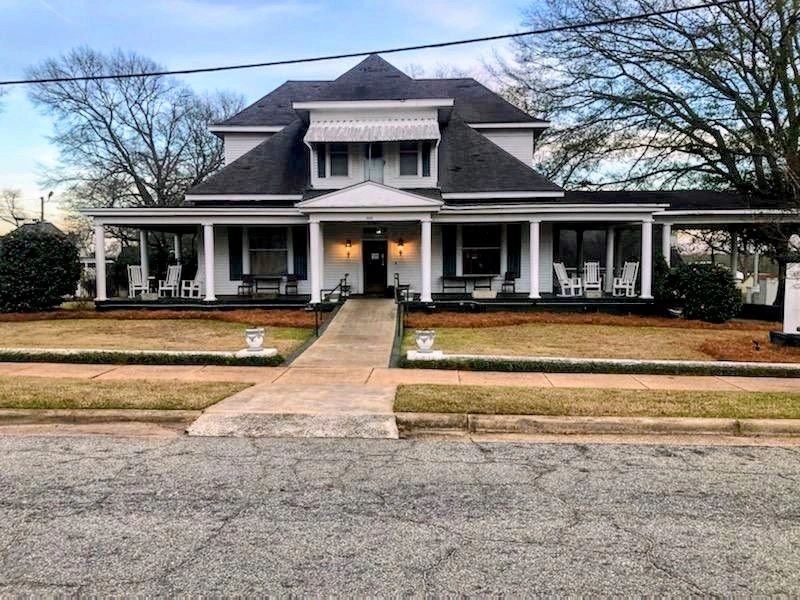 The Town House Inn host portfolio