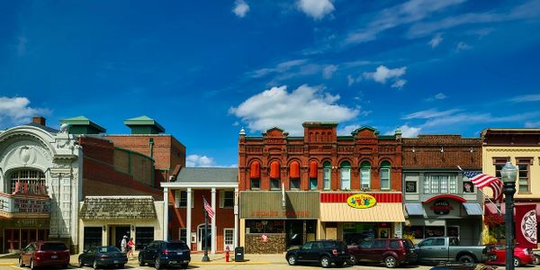 Historic Downtown Baraboo and Al Ringling Theater are 5 minutes from Devil's Lake Cottage Baraboo WI