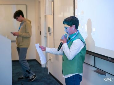 Deliver my pitch for a foot massage to reduce fatigue for members of the work from home community