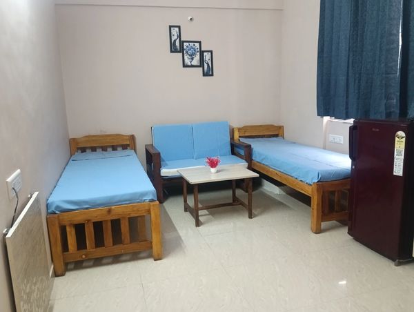 Fully furnished ladies pg near Christ University backgate with individual fridge, induction and more