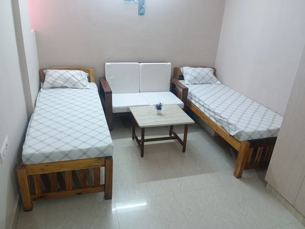 Fully furnished ladies pg near Christ University backgate with individual fridge, induction and more