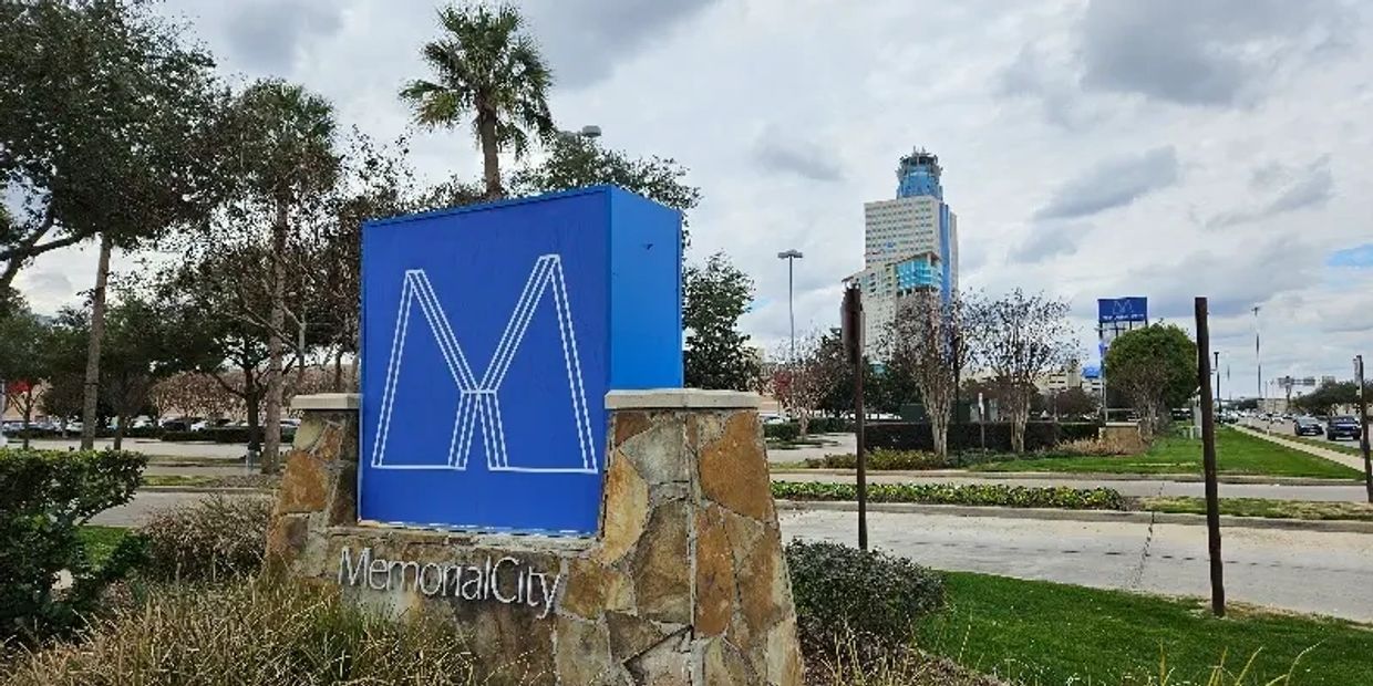 Upholstery cleaner in Memorial City specializing in delicate fine fabric upholstery cleaning.