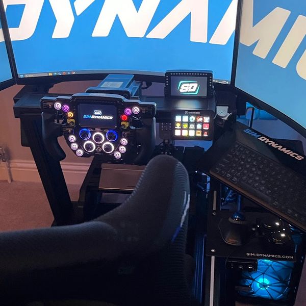 High end racing driver simulator