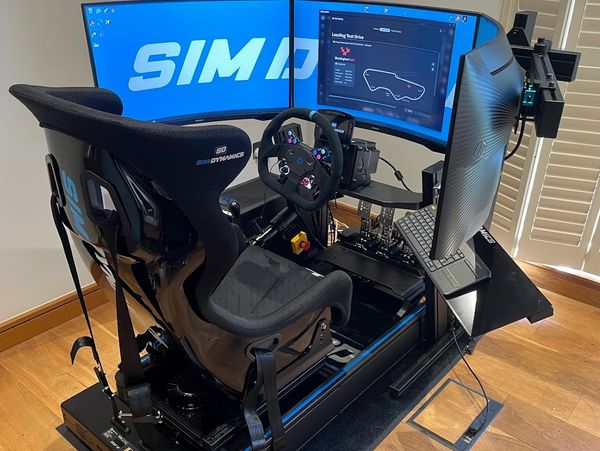 A Premium racing driver simulator