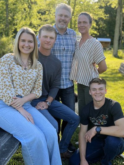 Family picture of the Tyson's of 180 Degree Farm.  Scott, Nicole, Camron, Mason & Hayes Tyson