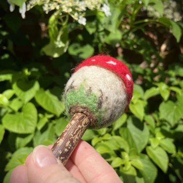 Connection of mushroom to the earth and then onto the beater handle.