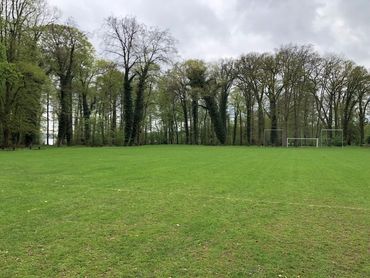 Fussballplatz an der KlosterAmtsScheune über den Fussweg erreichbar durch den Klosterpark