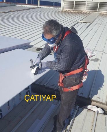 Fabrika çatı tamiri