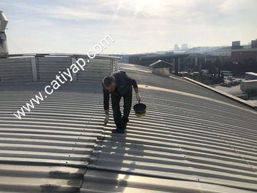 Fabrika çatı tamiri