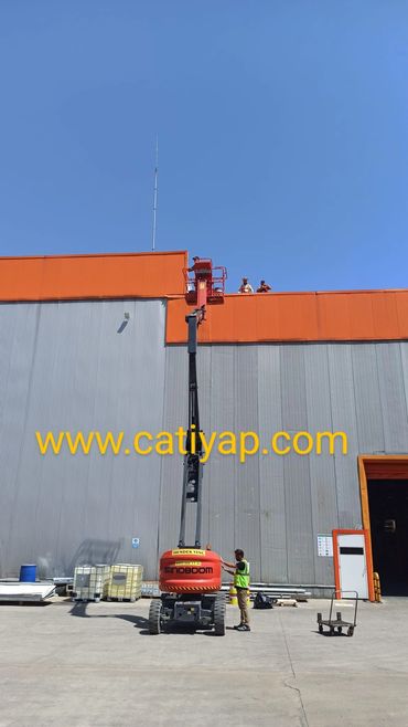 Fabrika çatı tamiri