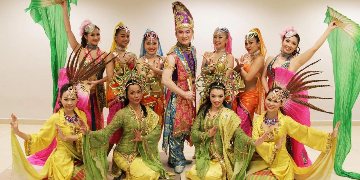 Singapore Cultures Singapore Cultural Song & Dance Musical Show Alex Tan Sing