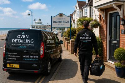 Oven Detailing van arriving at a home in Bognor Regis for oven cleaning and appliance repairs.