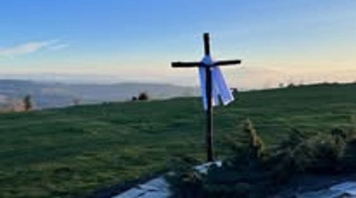 April 5 Resurrection Sunday 7:30am
Breakfast/Service at Evan's home
10am Service decorating cross