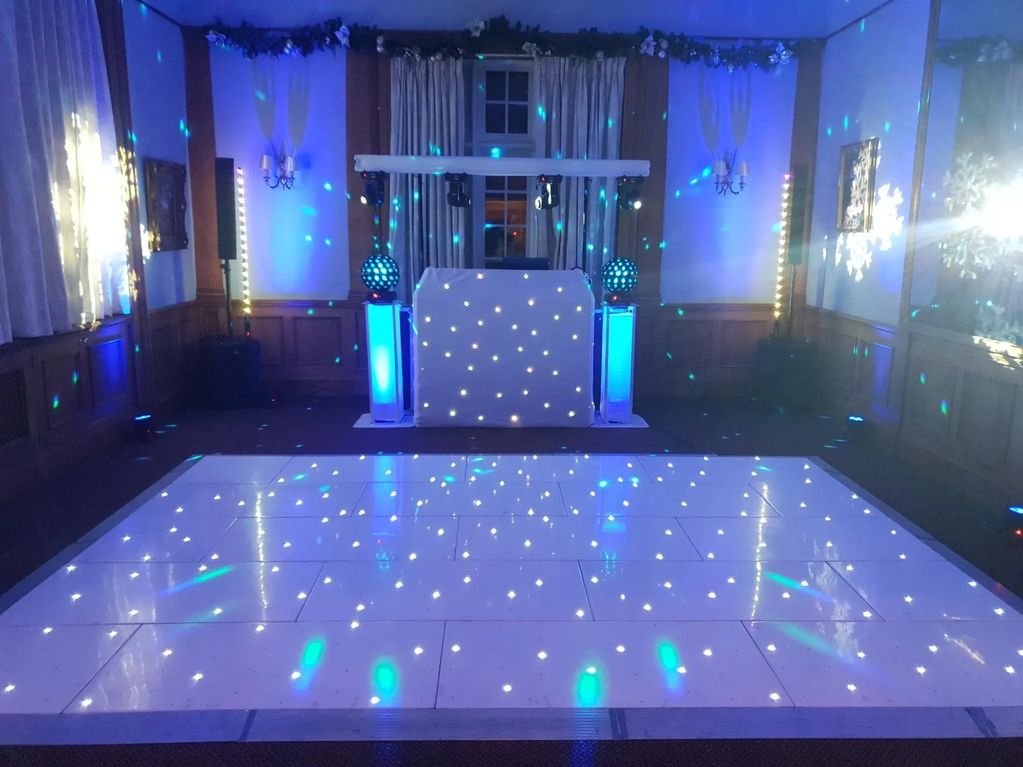 White LED twinkling floor. Stunning for weddings.
12 x 12 From £350