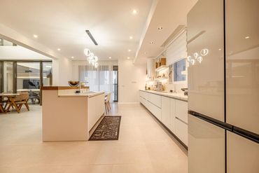 2 Kitchen Sinks, 2 dishwashers , Walk in Kitchen Closet  , Special Design Kitchen , 
Ready to move