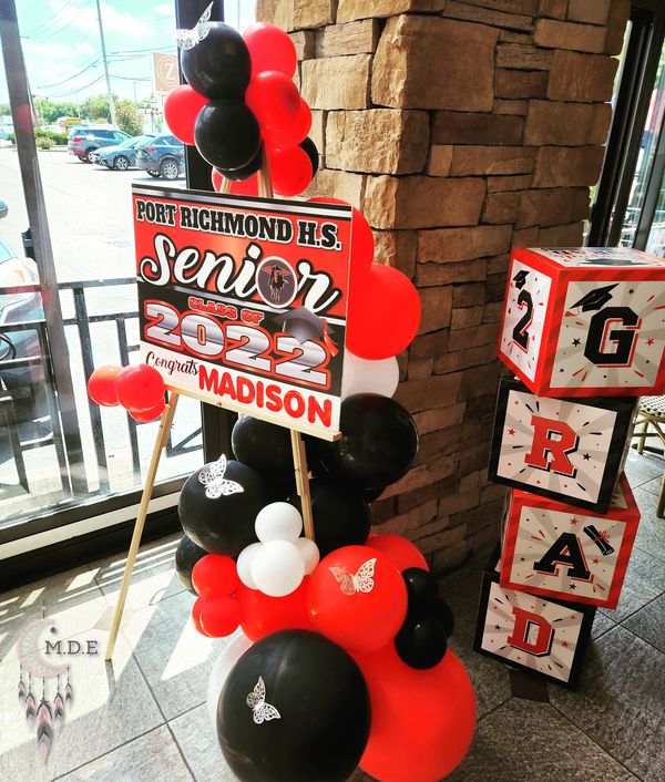 Custom welcome sign with an organic balloon garland