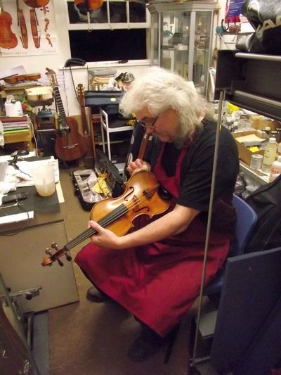 violin cello repair Manchester Chester Wirral Cheshire Shropshire Lancashire Midlands London