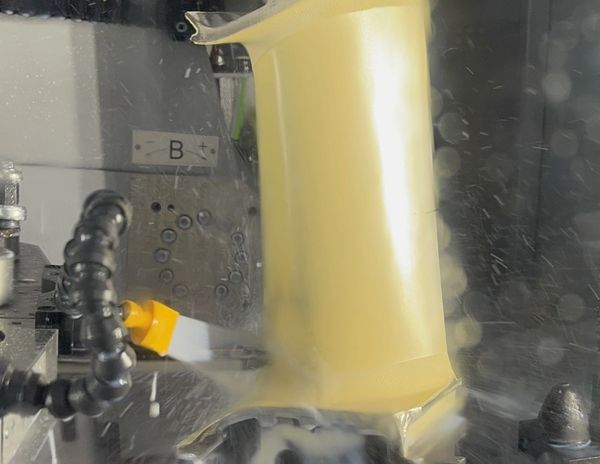 IMM SPE 6 CNCによるTBC表面の研磨・仕上げ工程