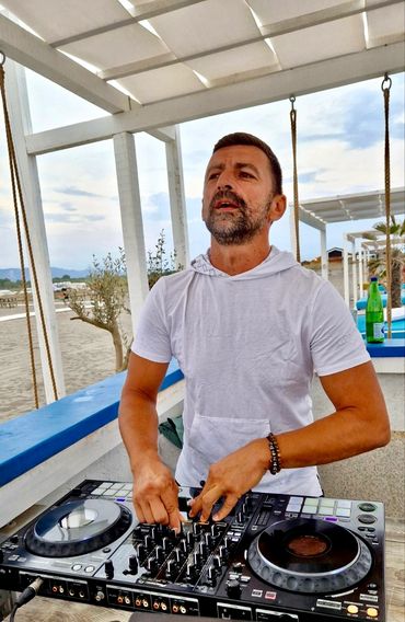 Marc Stan at Corona Kite beach 🏖️ 