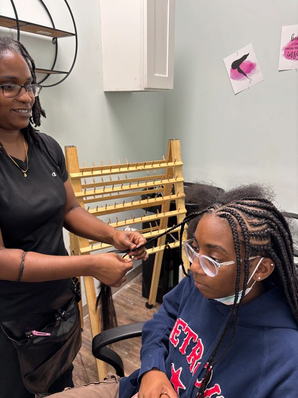 Ms Aliyah “Braider” has been apart of Rx 4 Beauty for 3 years. She is one of our Daily Rental. The l